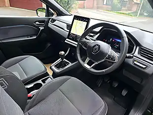 Used 2025 Renault Captur Techno Black - Interior and Exterior details 9