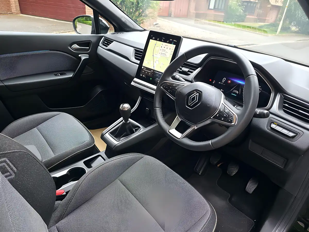 Used 2025 Renault Captur Techno Black - Interior and Exterior details 9