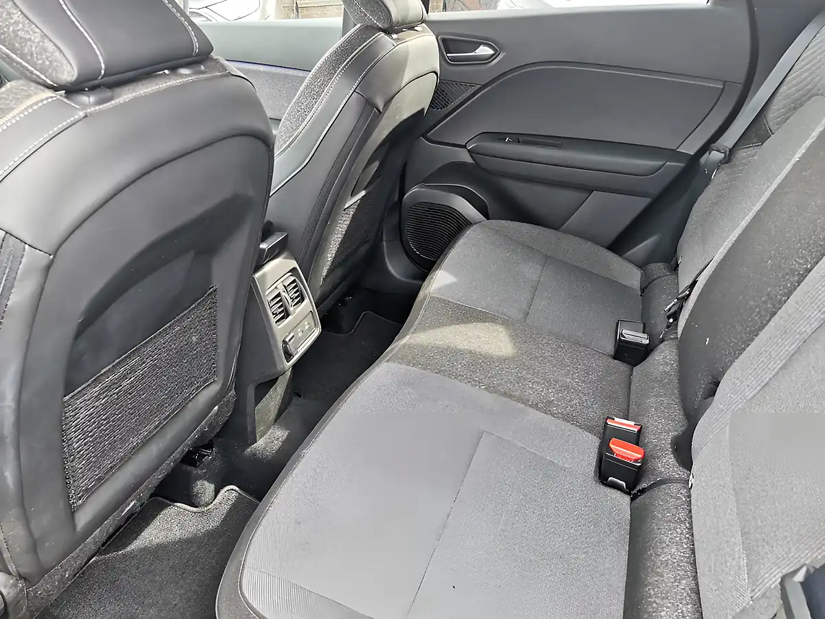 Used 2025 Renault Captur Techno Black - Interior and Exterior details 11