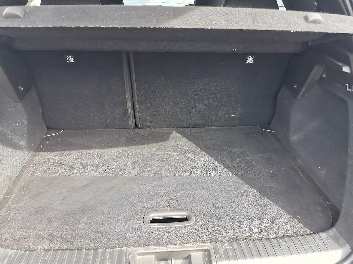 Used 2025 Renault Captur Techno Black - Interior and Exterior details 12