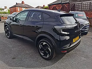 Used 2025 Renault Captur Techno Black - Interior and Exterior details 4