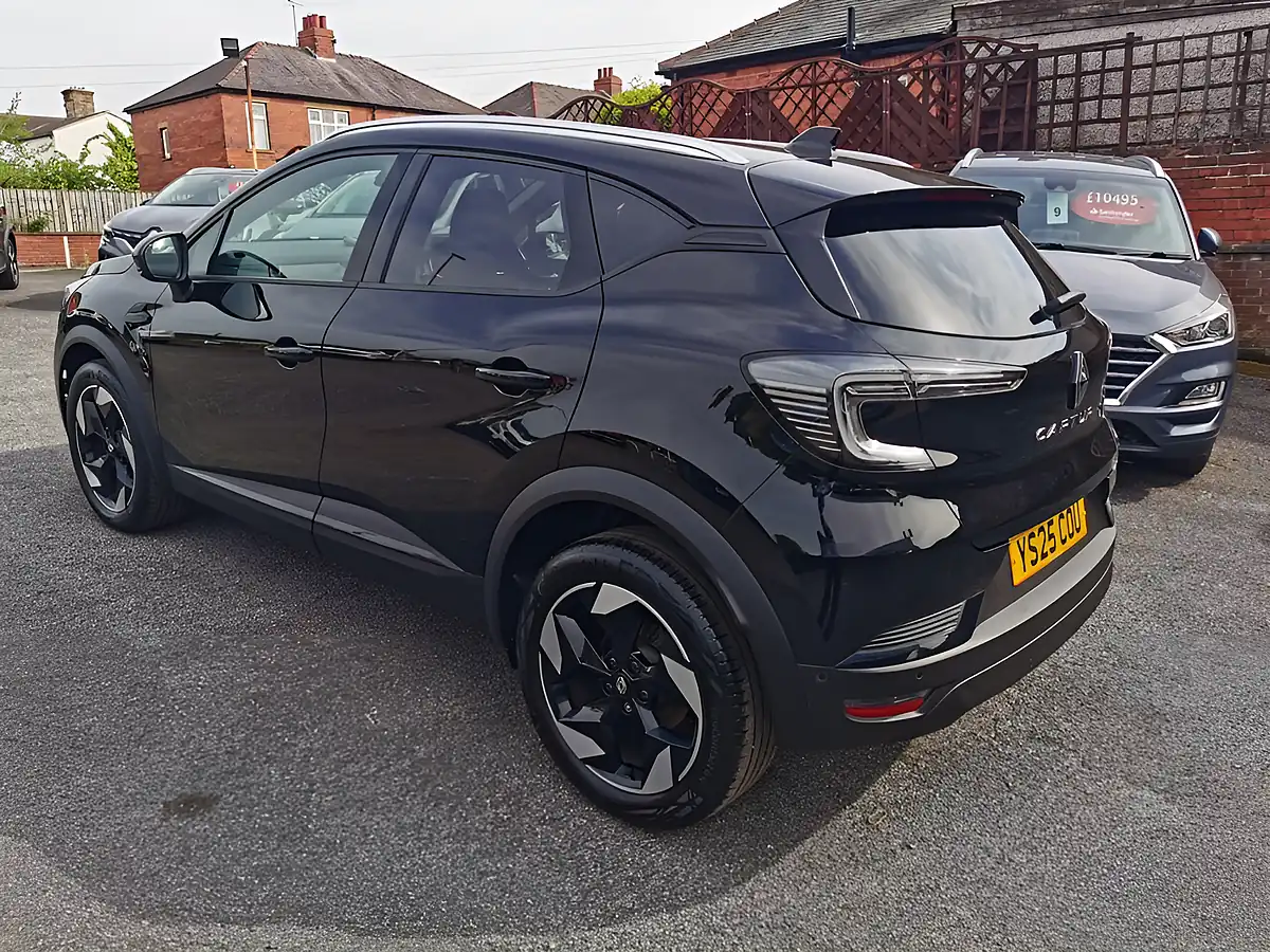 Used 2025 Renault Captur Techno Black - Interior and Exterior details 4
