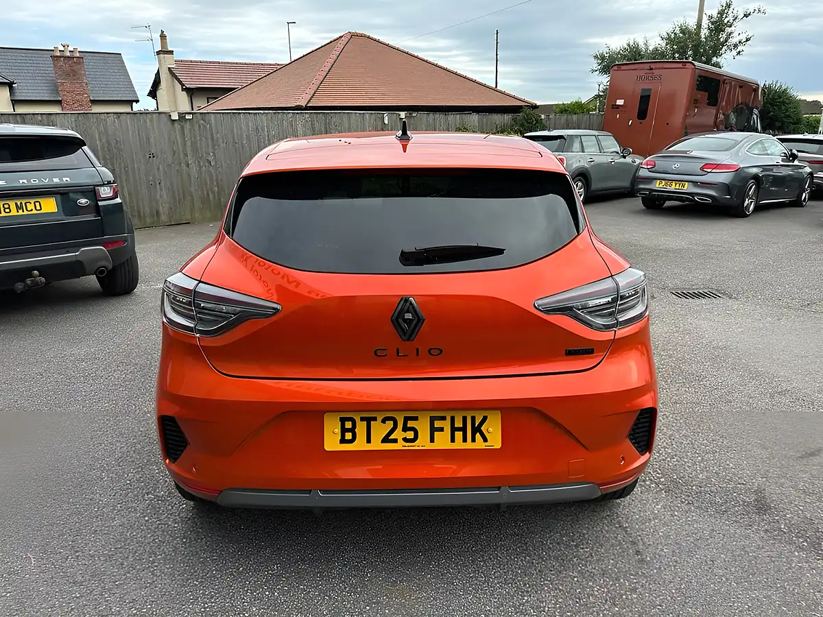 Used 2025 Renault Clio Esprit Alpine Valencia Orange - Interior and Exterior details 11