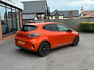 Used 2025 Renault Clio Esprit Alpine Valencia Orange - Interior and Exterior details 12