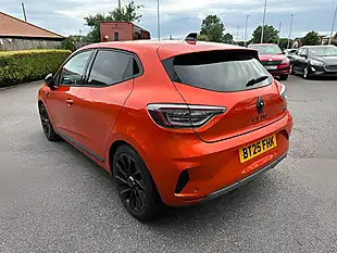 Used 2025 Renault Clio Esprit Alpine Valencia Orange - Interior and Exterior details 5