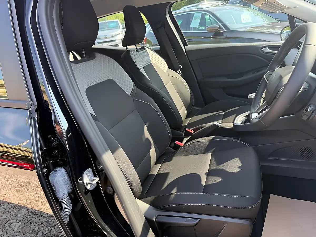 Used 2025 Renault Clio Evolution Black - Interior and Exterior details 16