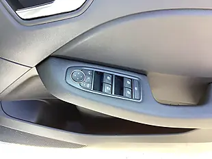 Used 2025 Renault Clio Evolution Glacier White - Interior and Exterior details 13