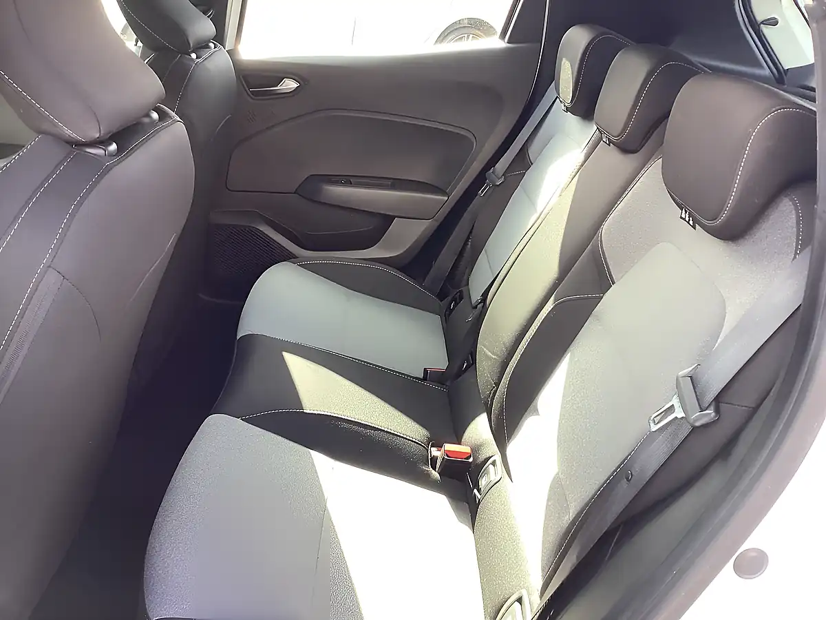 Used 2025 Renault Clio Evolution Glacier White - Interior and Exterior details 15