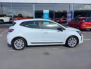 Used 2025 Renault Clio Evolution Glacier White - Interior and Exterior details 8