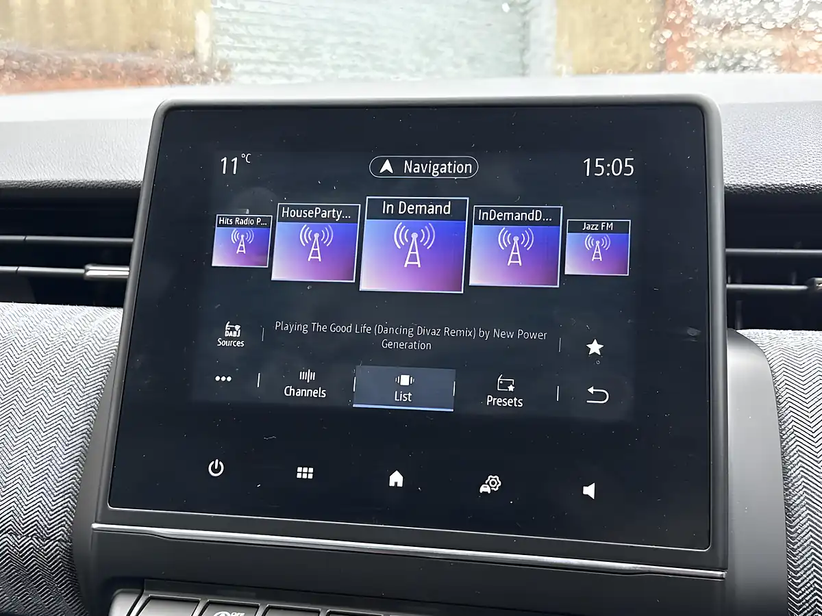 Used 2025 Renault Clio Techno Ceramic Grey - Interior and Exterior details 14