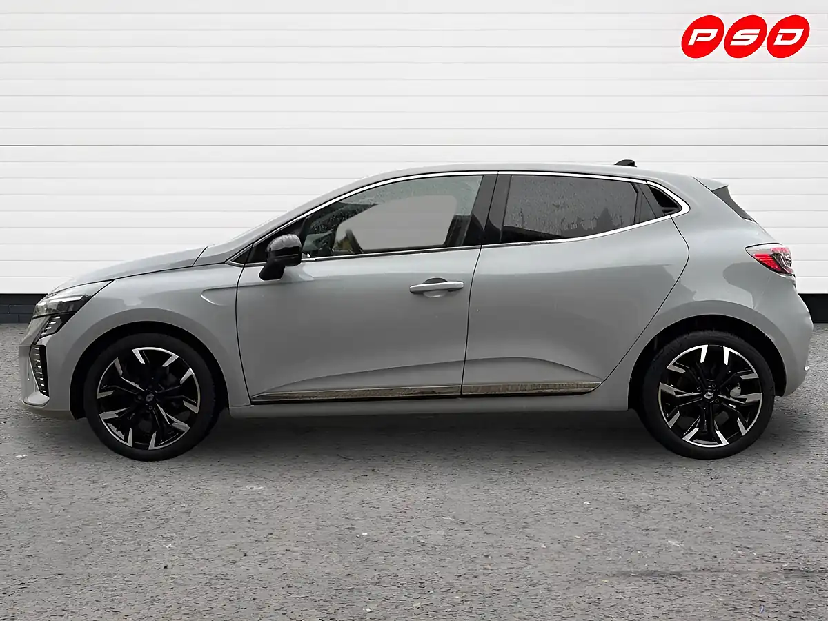 Used 2025 Renault Clio Techno Ceramic Grey - Interior and Exterior details 4
