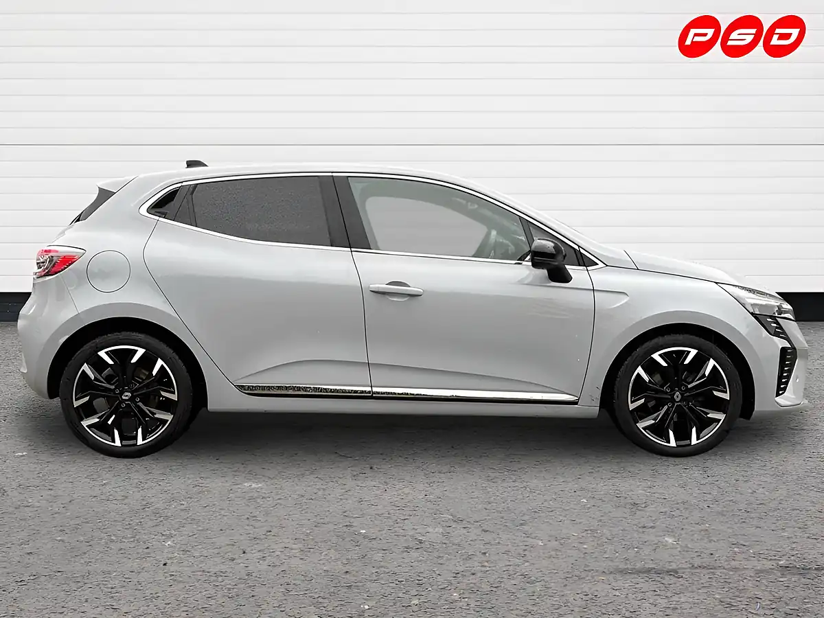 Used 2025 Renault Clio Techno Ceramic Grey - Interior and Exterior details 8