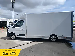 Used 2025 Renault Master Advance Luton Low Loader White - Interior and Exterior details 6