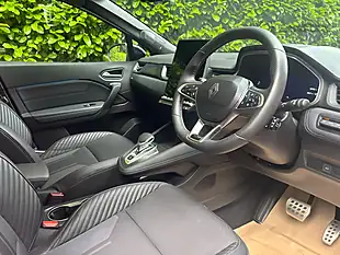 Used 2025 Renault Symbioz Iconic Esprit Alpine Red - Interior and Exterior details 10