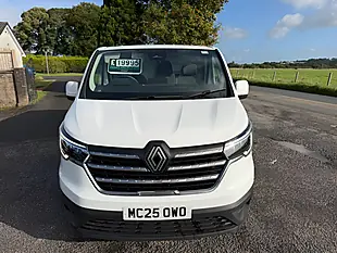 Used 2025 Renault Trafic Advance White - Interior and Exterior details 10