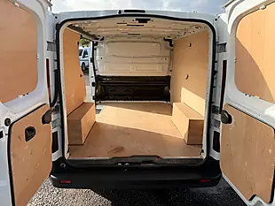 Used 2025 Renault Trafic Advance White - Interior and Exterior details 11