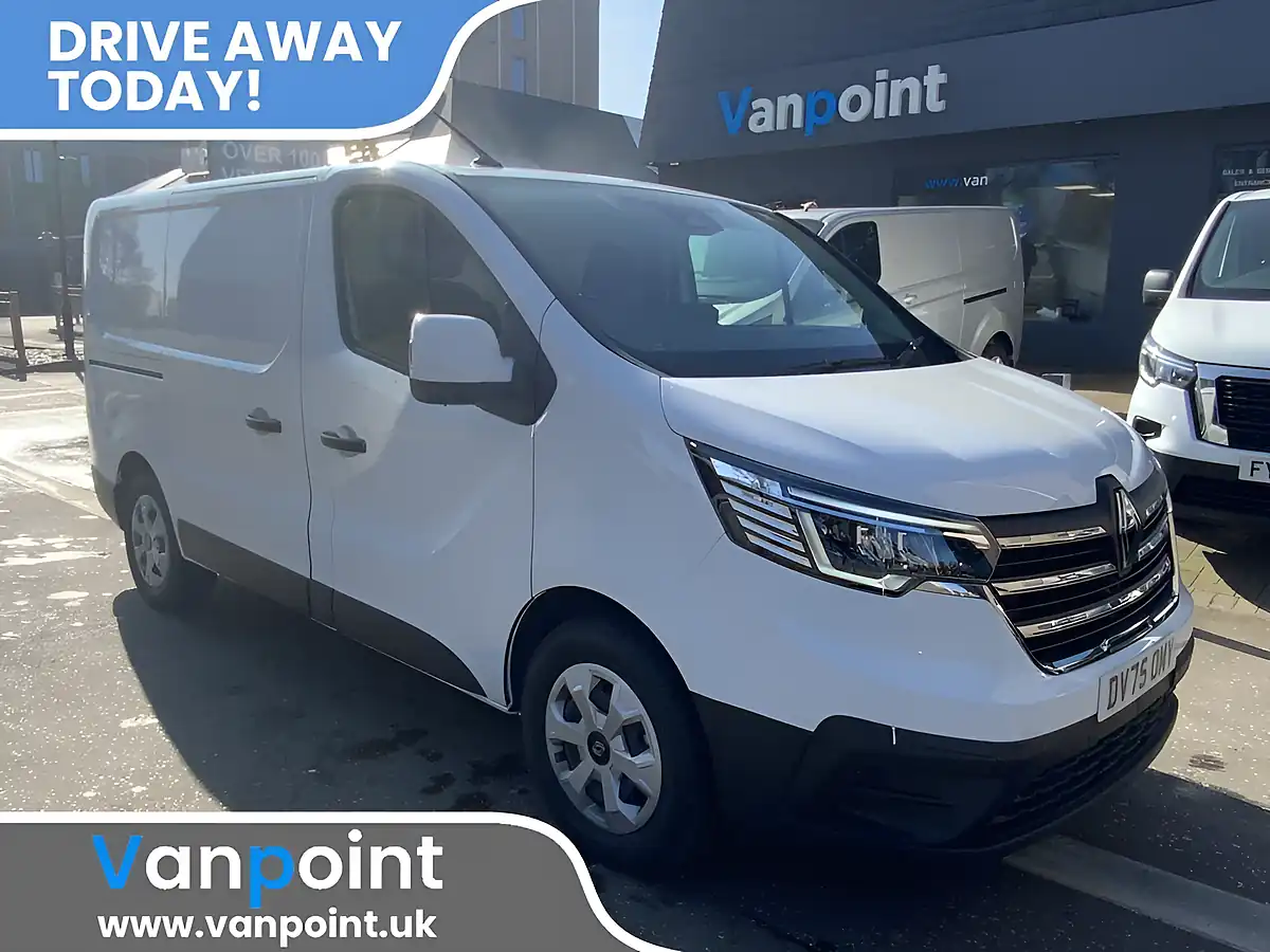 Used 2025 Renault Trafic SL30 Advance Glacier White - Front View