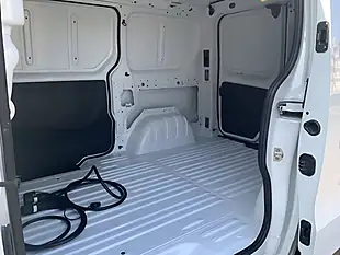 Used 2025 Renault Trafic SL30 Advance Glacier White - Interior and Exterior details 15