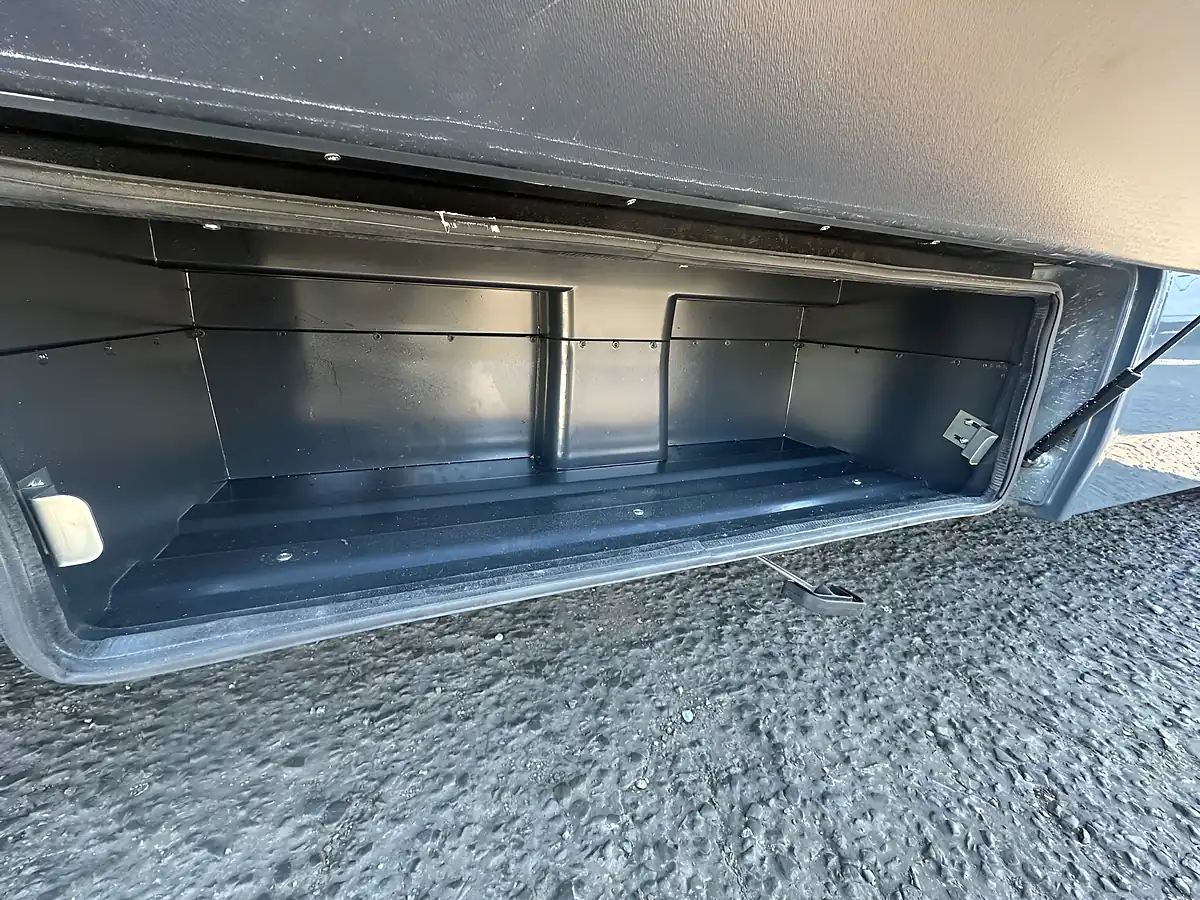 Used 2025 Roller Team Pegaso 590 - Interior and Exterior details 6