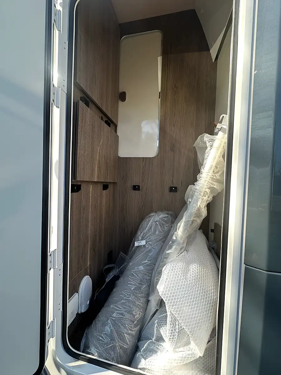 Used 2025 Roller Team Pegaso 590 - Interior and Exterior details 8