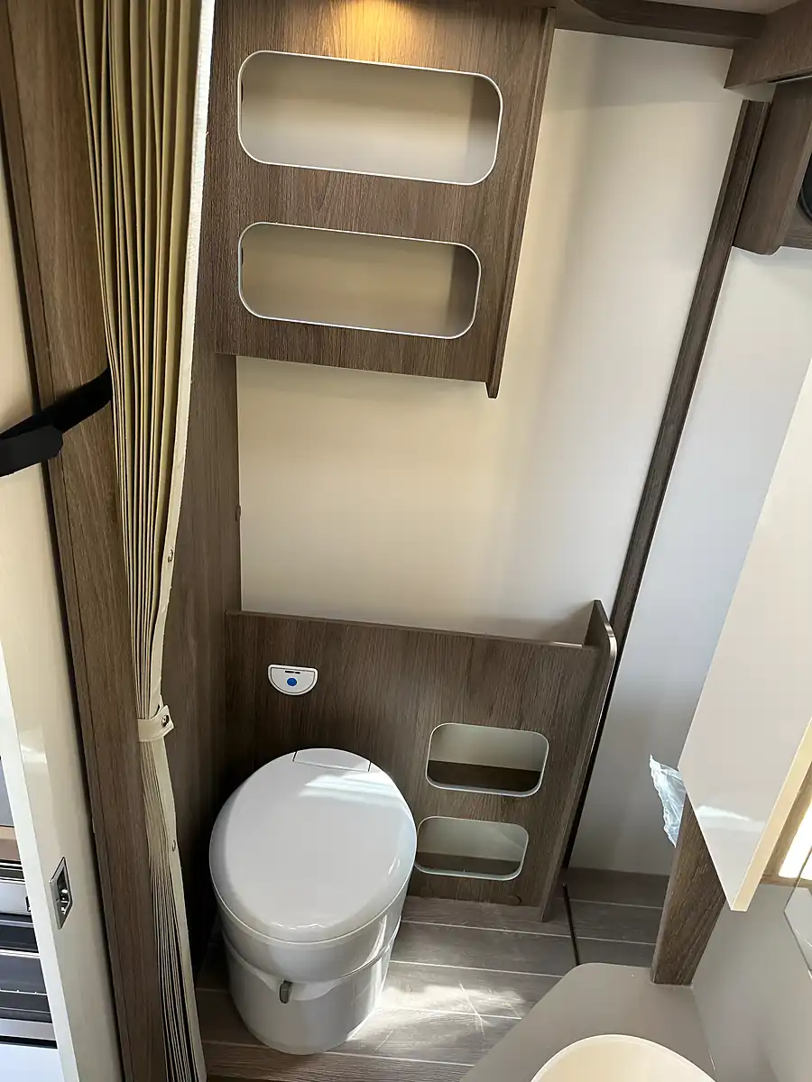 Used 2025 Roller Team Pegaso 740 a-Class - Interior and Exterior details 17