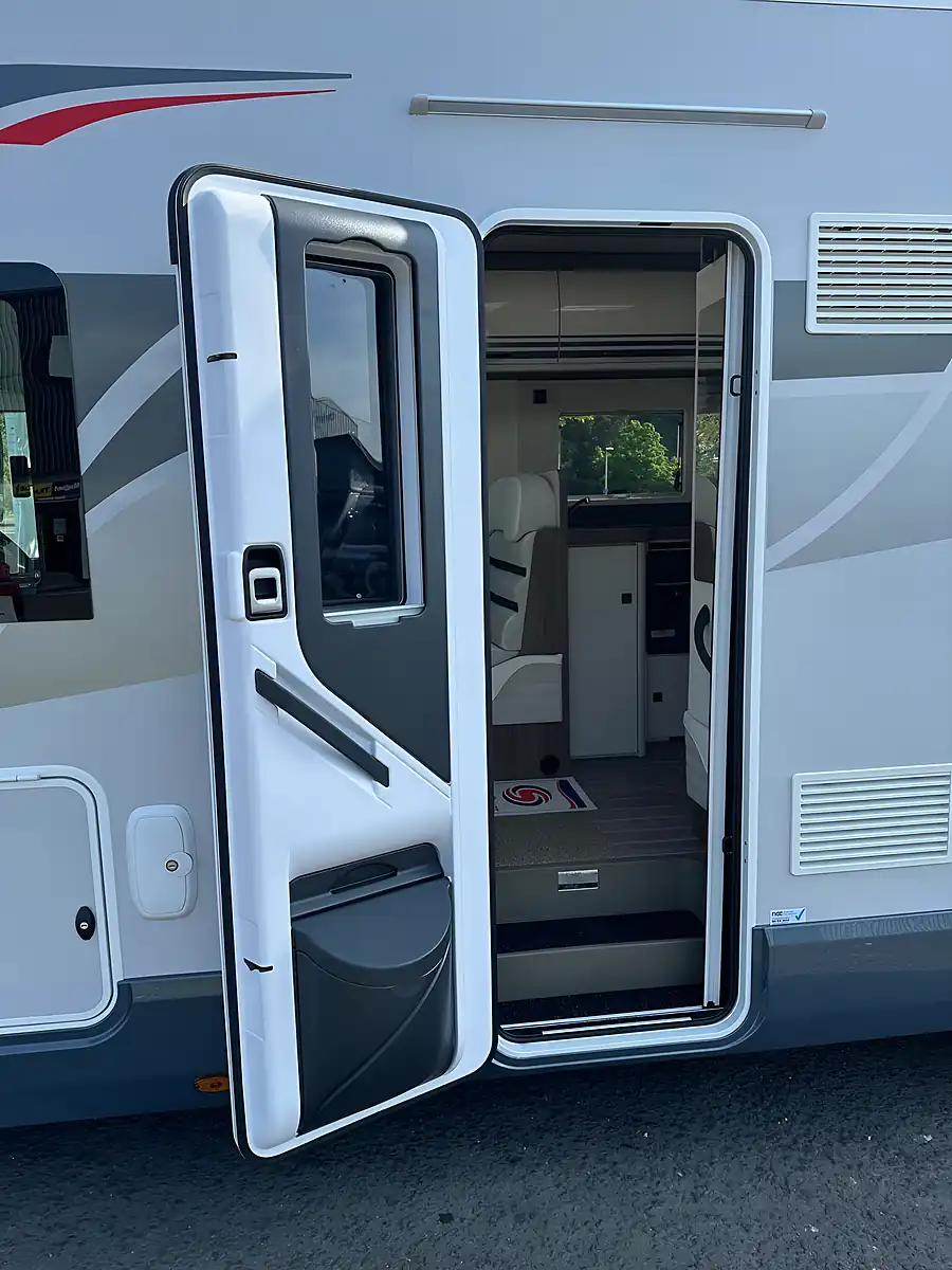 Used 2025 Roller Team Pegaso 740 a-Class - Interior and Exterior details 9