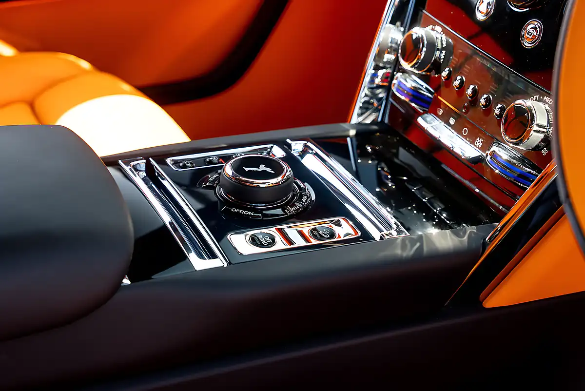 Used 2025 Rolls-Royce Cullinan Silver Badge Series Ii Black Diamond - Interior and Exterior details 12