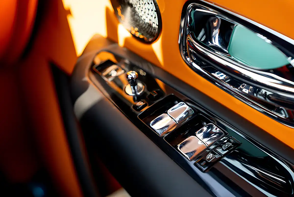 Used 2025 Rolls-Royce Cullinan Silver Badge Series Ii Black Diamond - Interior and Exterior details 13