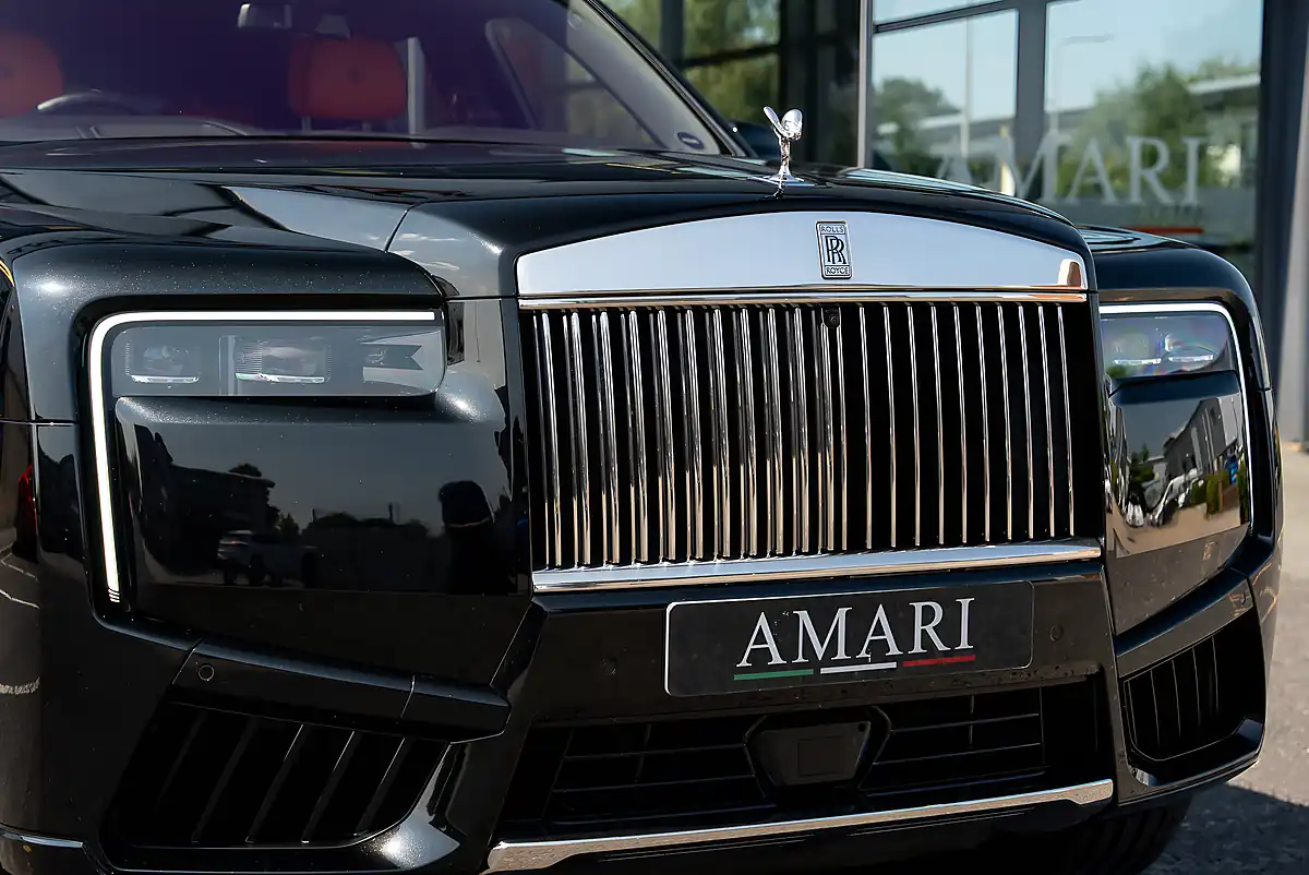 Used 2025 Rolls-Royce Cullinan Silver Badge Series Ii Black Diamond - Interior and Exterior details 16
