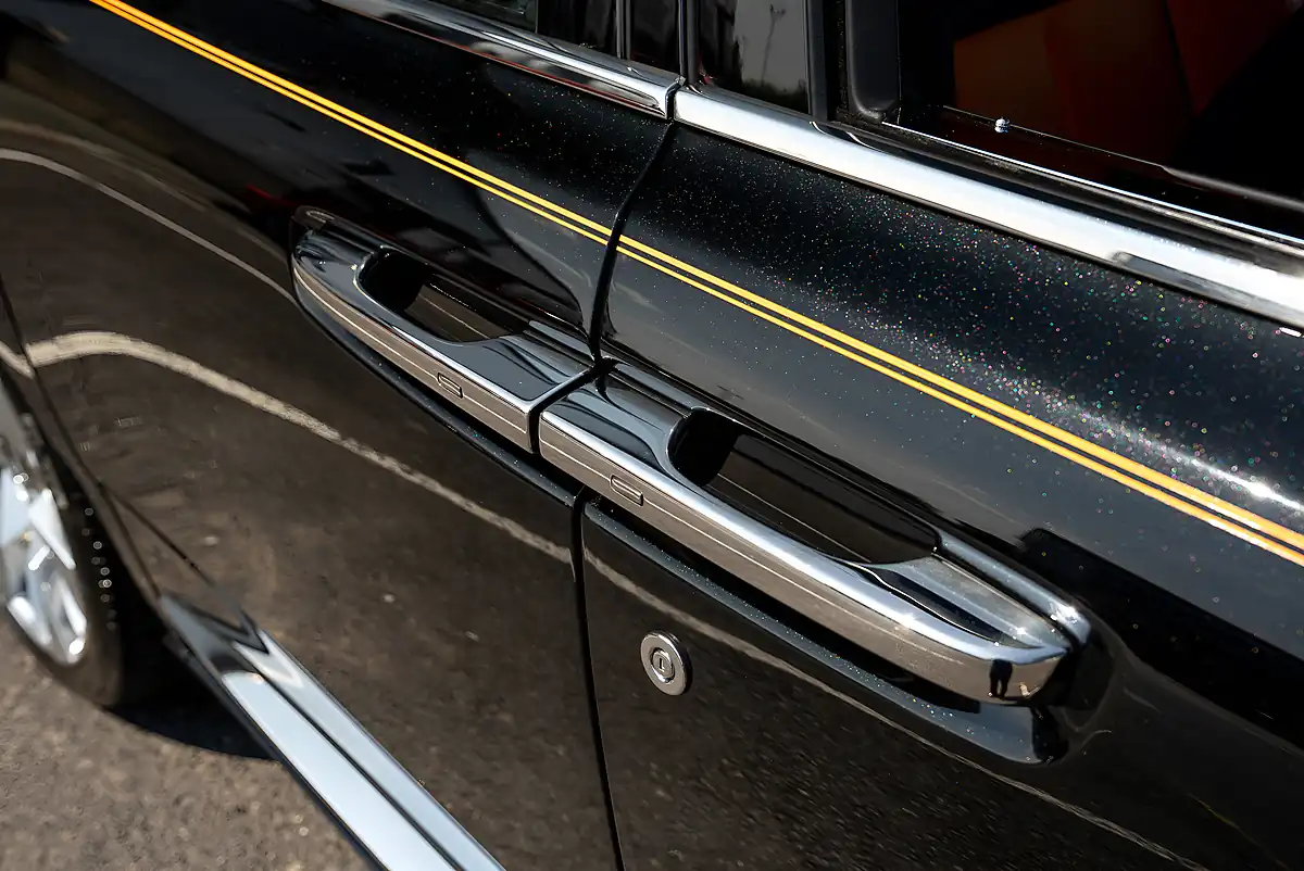Used 2025 Rolls-Royce Cullinan Silver Badge Series Ii Black Diamond - Interior and Exterior details 17