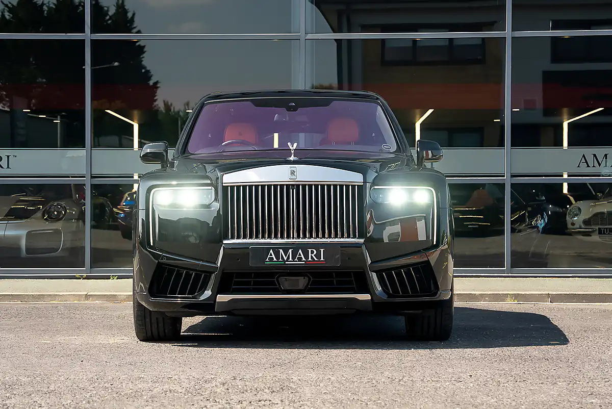 Used 2025 Rolls-Royce Cullinan Silver Badge Series Ii Black Diamond - Interior and Exterior details 5