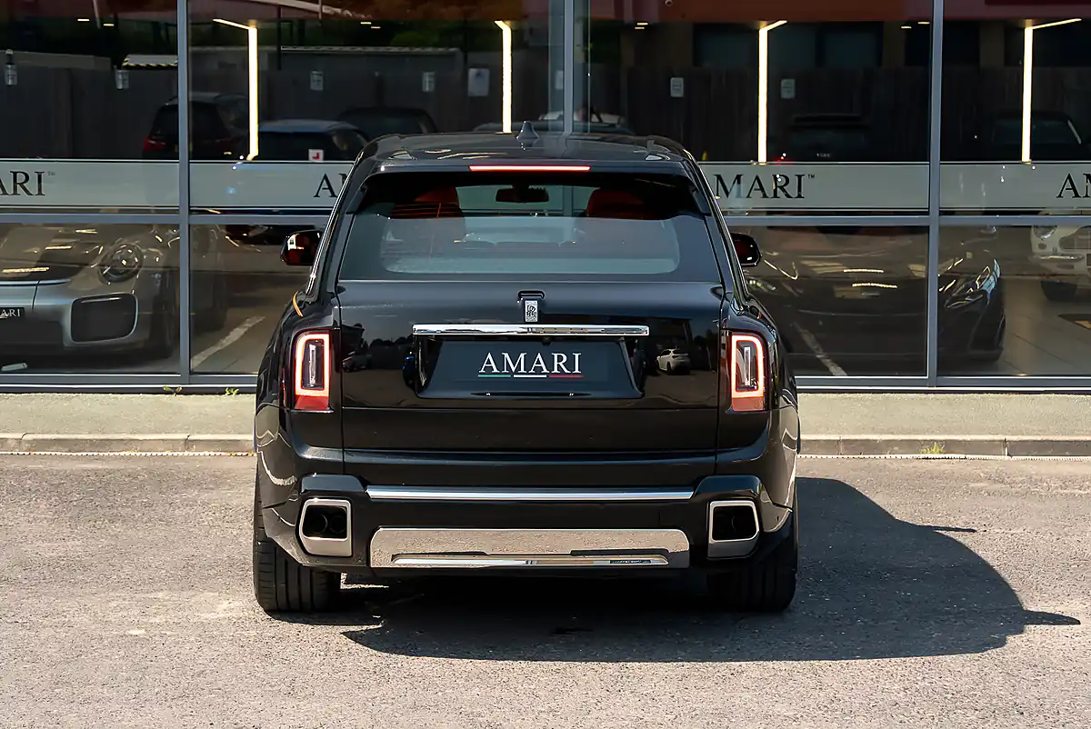 Used 2025 Rolls-Royce Cullinan Silver Badge Series Ii Black Diamond - Interior and Exterior details 8
