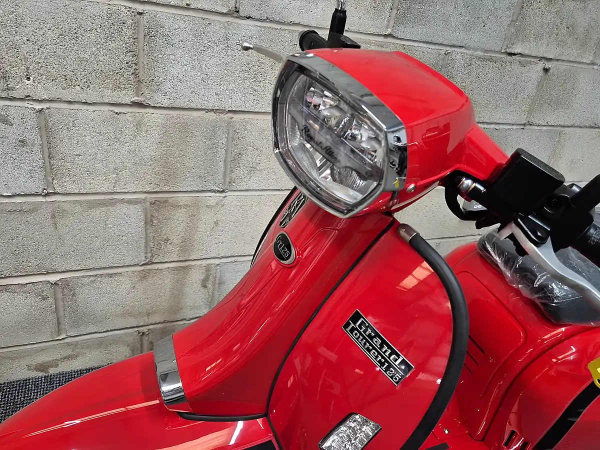 Used 2025 Royal Alloy GT125 Red - Interior and Exterior details 10