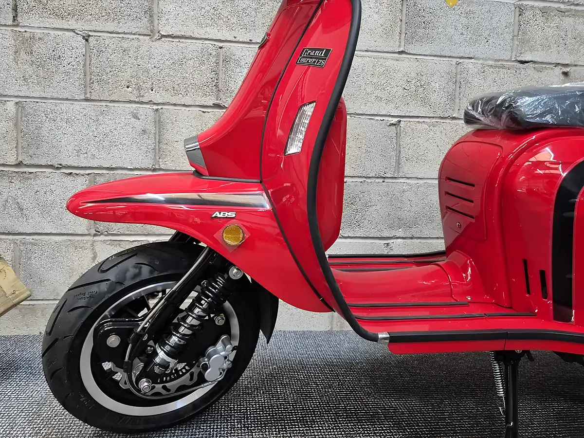 Used 2025 Royal Alloy GT125 Red - Interior and Exterior details 14