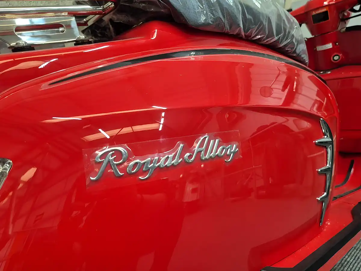 Used 2025 Royal Alloy GT125 Red - Interior and Exterior details 15