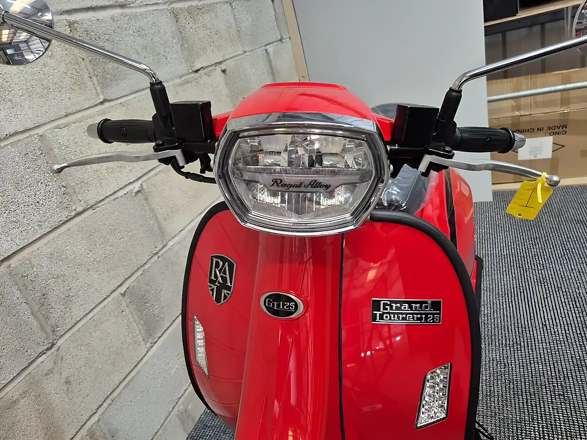 Used 2025 Royal Alloy GT125 Red - Interior and Exterior details 16