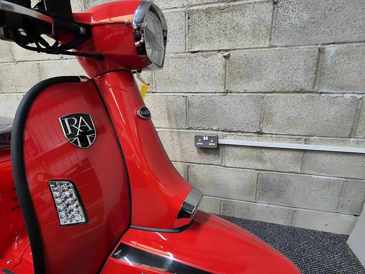 Used 2025 Royal Alloy GT125 Red - Interior and Exterior details 17