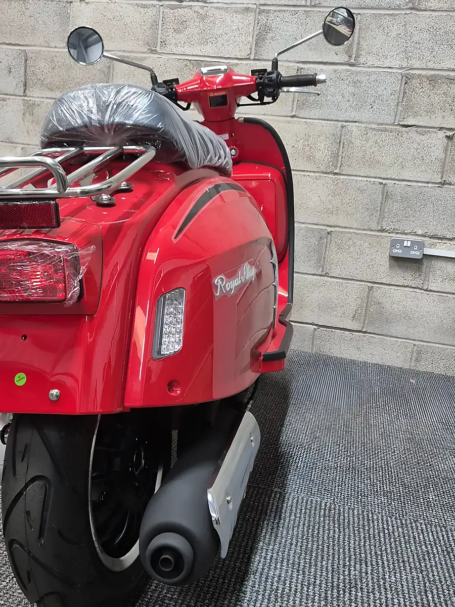Used 2025 Royal Alloy GT125 Red - Interior and Exterior details 6