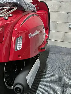 Used 2025 Royal Alloy GT125 Red - Interior and Exterior details 7