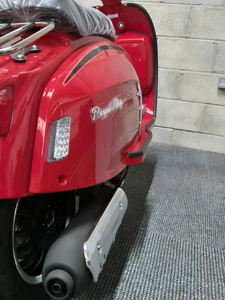 Used 2025 Royal Alloy GT125 Red - Interior and Exterior details 7