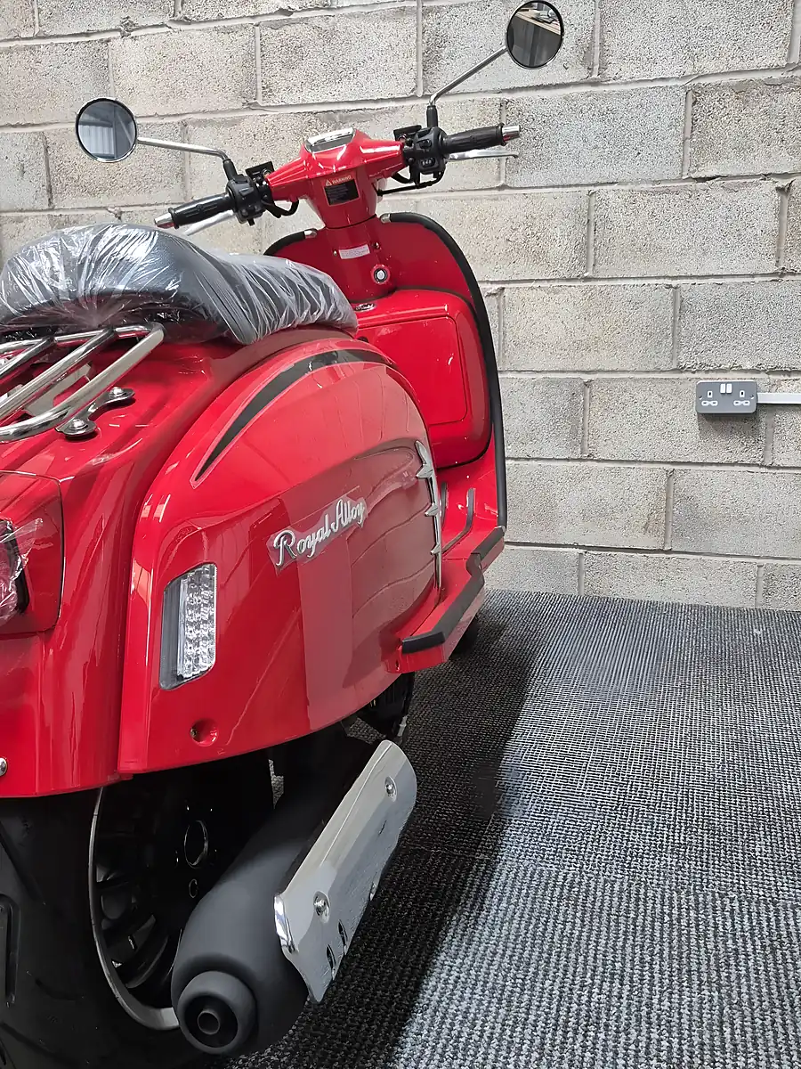 Used 2025 Royal Alloy GT125 Red - Interior and Exterior details 8