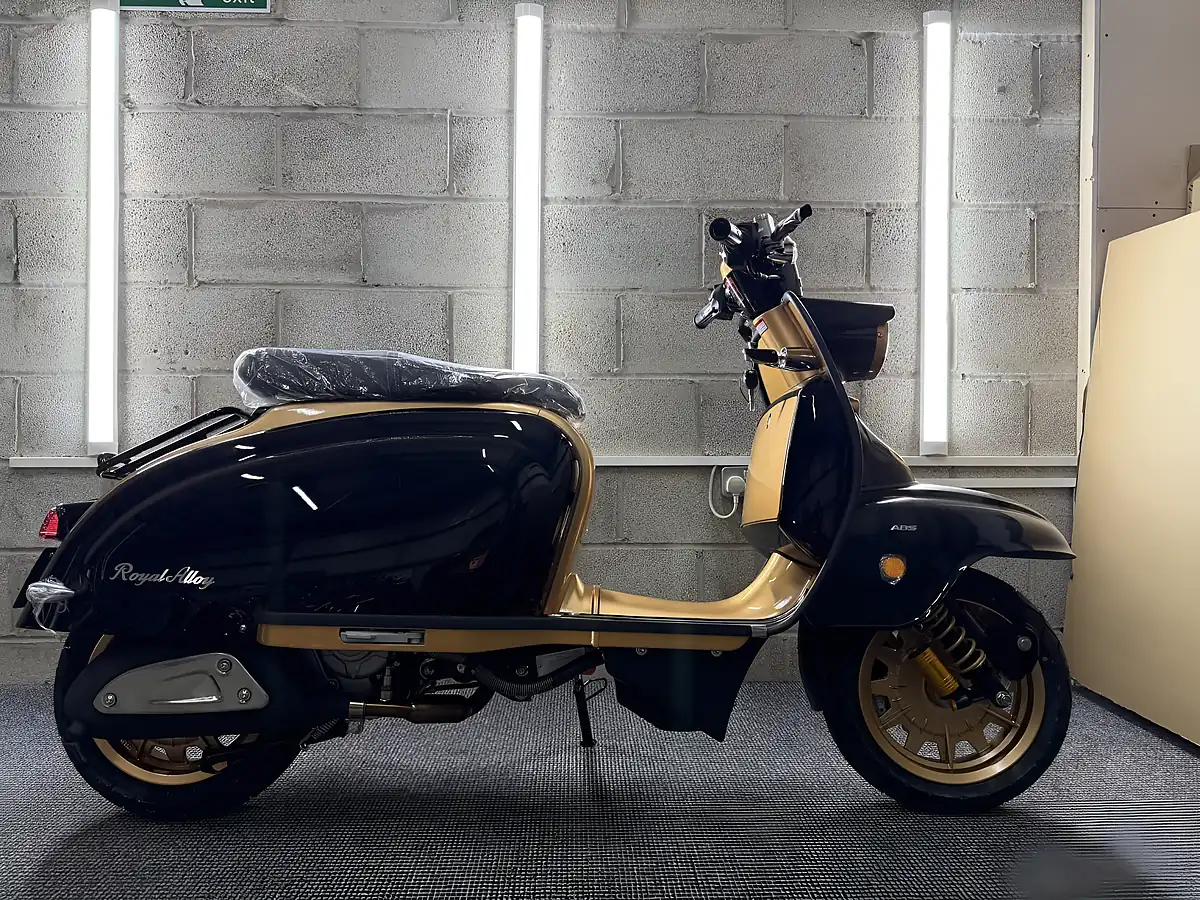 Used 2025 Royal Alloy Jps 350 Black & Gold Special Edition Black - Front View