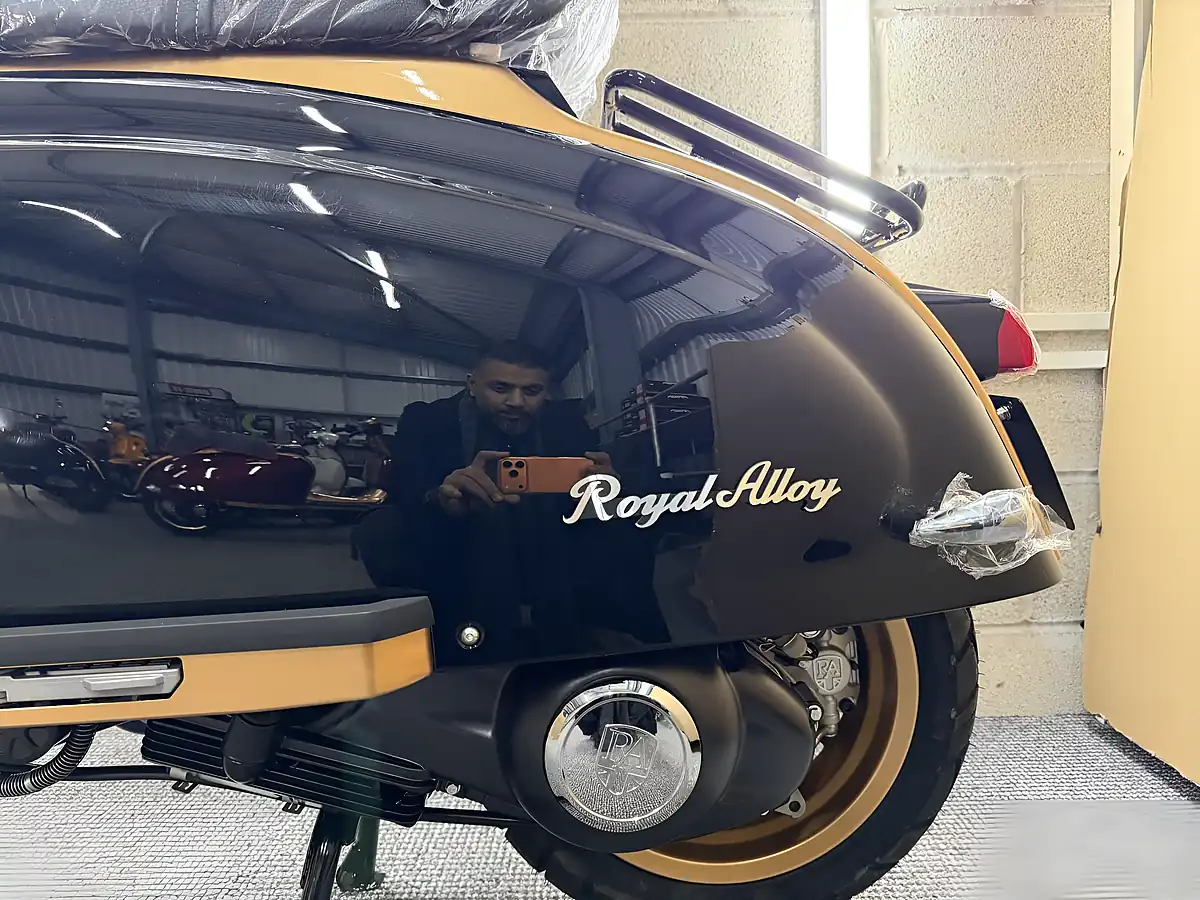 Used 2025 Royal Alloy Jps 350 Black & Gold Special Edition Black - Interior and Exterior details 12