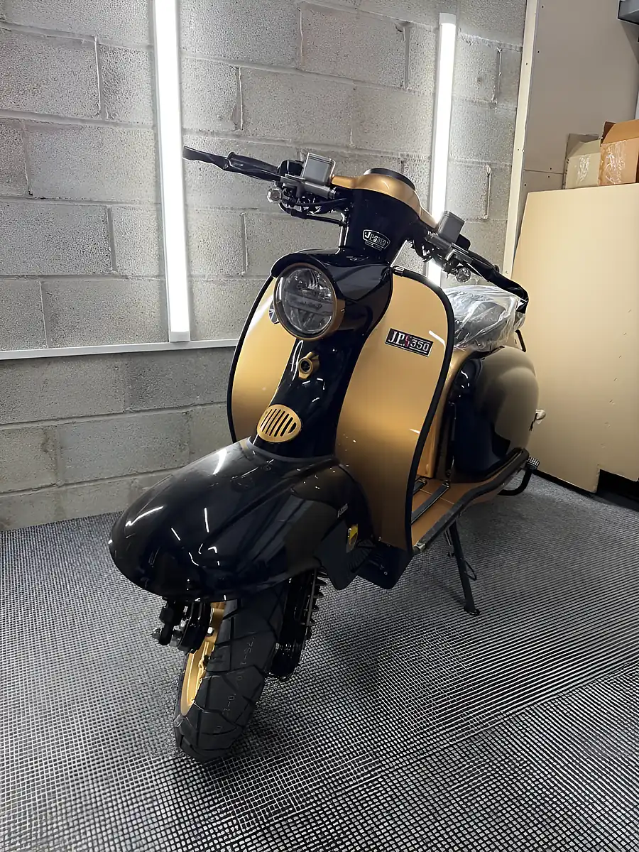 Used 2025 Royal Alloy Jps 350 Black & Gold Special Edition Black - Interior and Exterior details 13