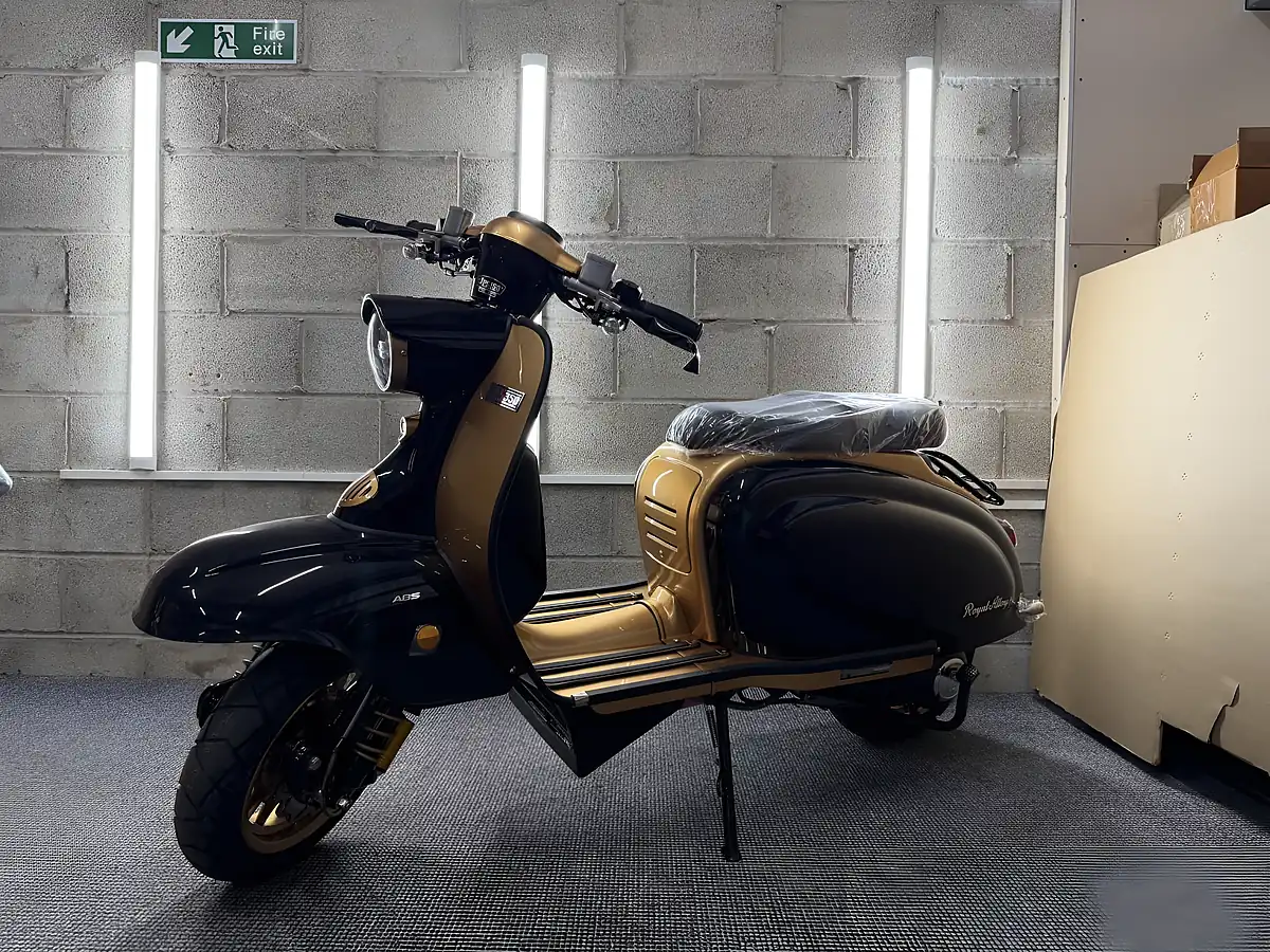 Used 2025 Royal Alloy Jps 350 Black & Gold Special Edition Black - Interior and Exterior details 15
