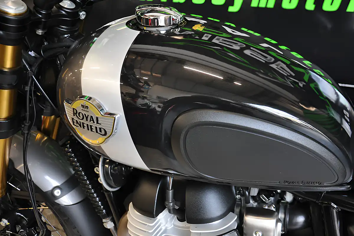 Used 2025 Royal Enfield Bear 650 Classic Black - Interior and Exterior details 10