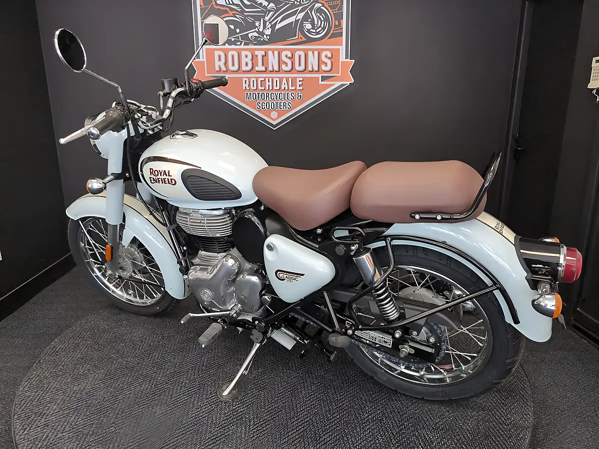 Used 2025 Royal Enfield Classic 350 Halcyon Grey Halcyon Grey - Interior and Exterior details 10