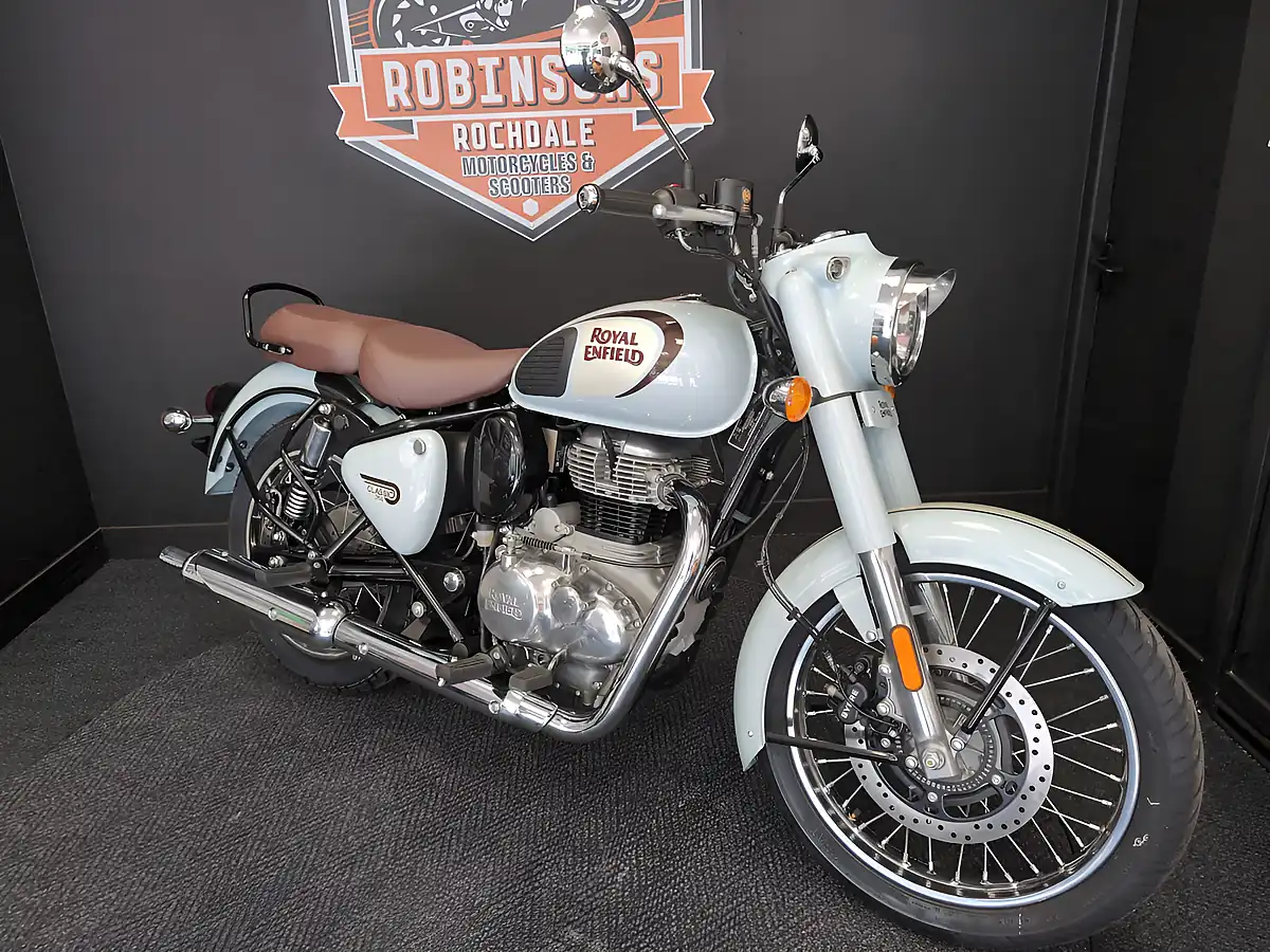 Used 2025 Royal Enfield Classic 350 Halcyon Grey Halcyon Grey - Interior and Exterior details 4