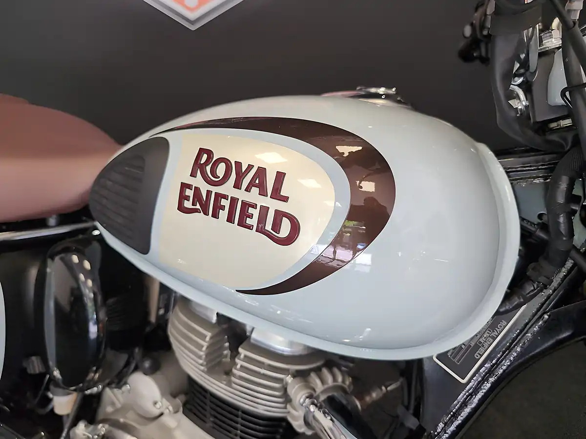 Used 2025 Royal Enfield Classic 350 Halcyon Grey Halcyon Grey - Interior and Exterior details 6