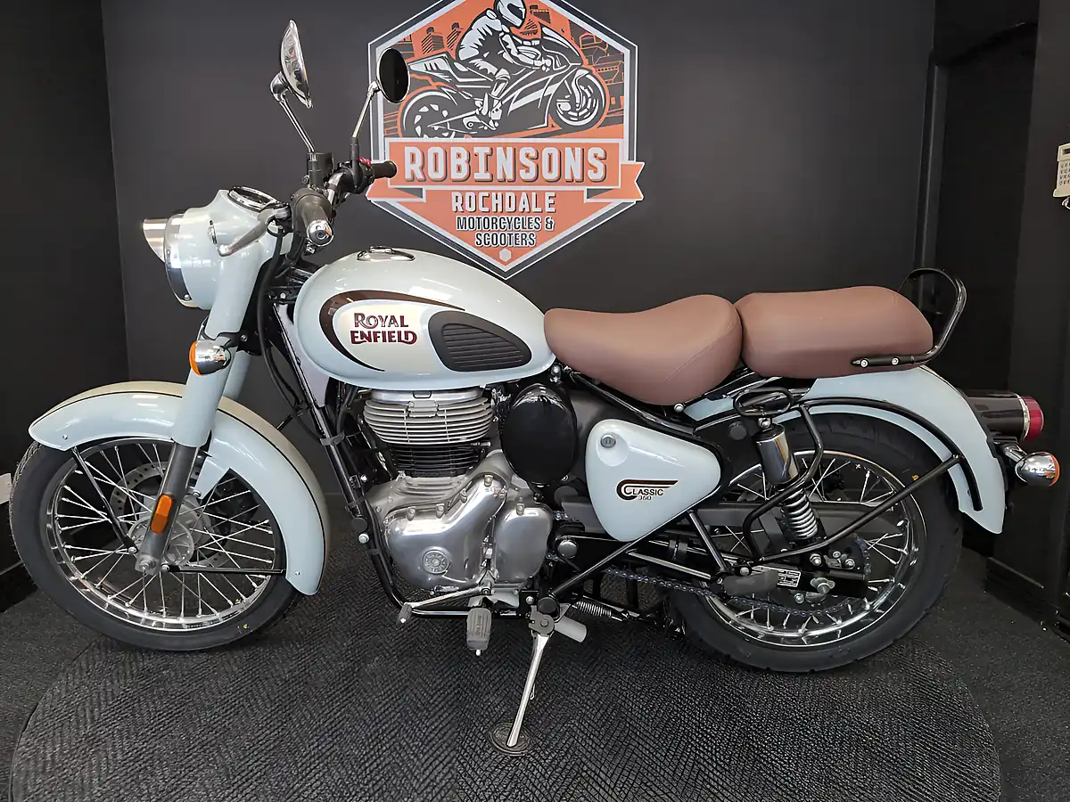 Used 2025 Royal Enfield Classic 350 Halcyon Grey Halcyon Grey - Interior and Exterior details 8